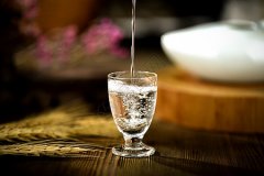 酿造酒与勾兑酒的鉴别方法